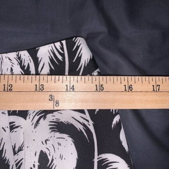 Vince Camuto Black & White Island Palm Tree Print Business Casual Skirt Size 2 - Picture 7 of 10